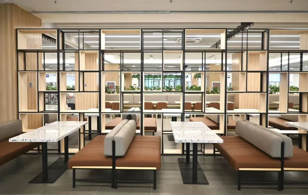 中南大学食堂就餐区