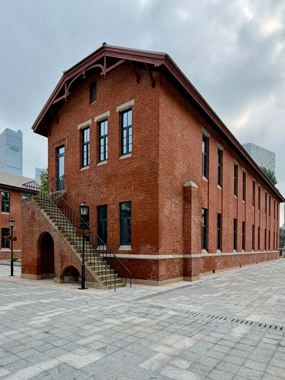 大连理工大学历史红砖建筑实景